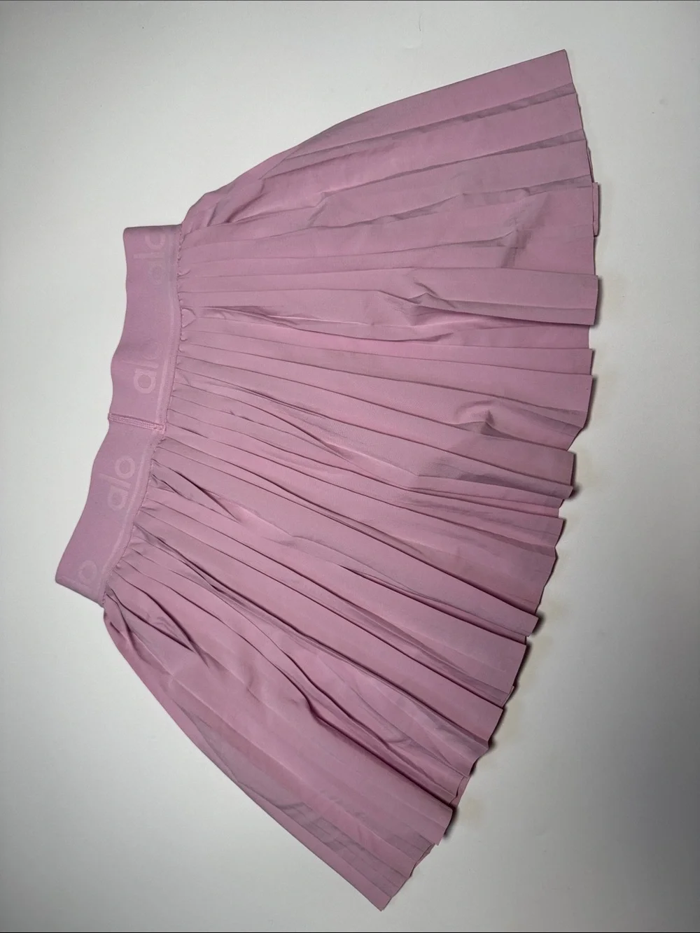 ALO Yoga Pleated Skater Tennis Skirt in Dusty Pink